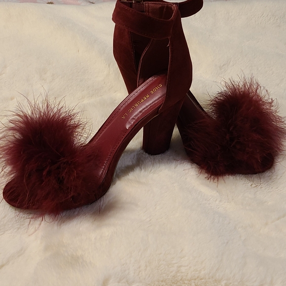 Womens Heels - Picture 3 of 4